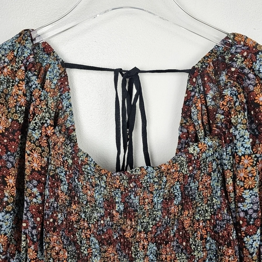 Free People Floral Smocked Puff Sleeve Crop Top NWT, size Small